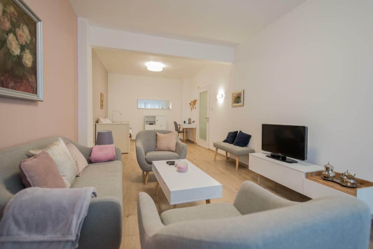 Chic And Spacious Apartment In Central Sofia - Patriarh Evtimiy By Flat Mаnager Exteriör bild
