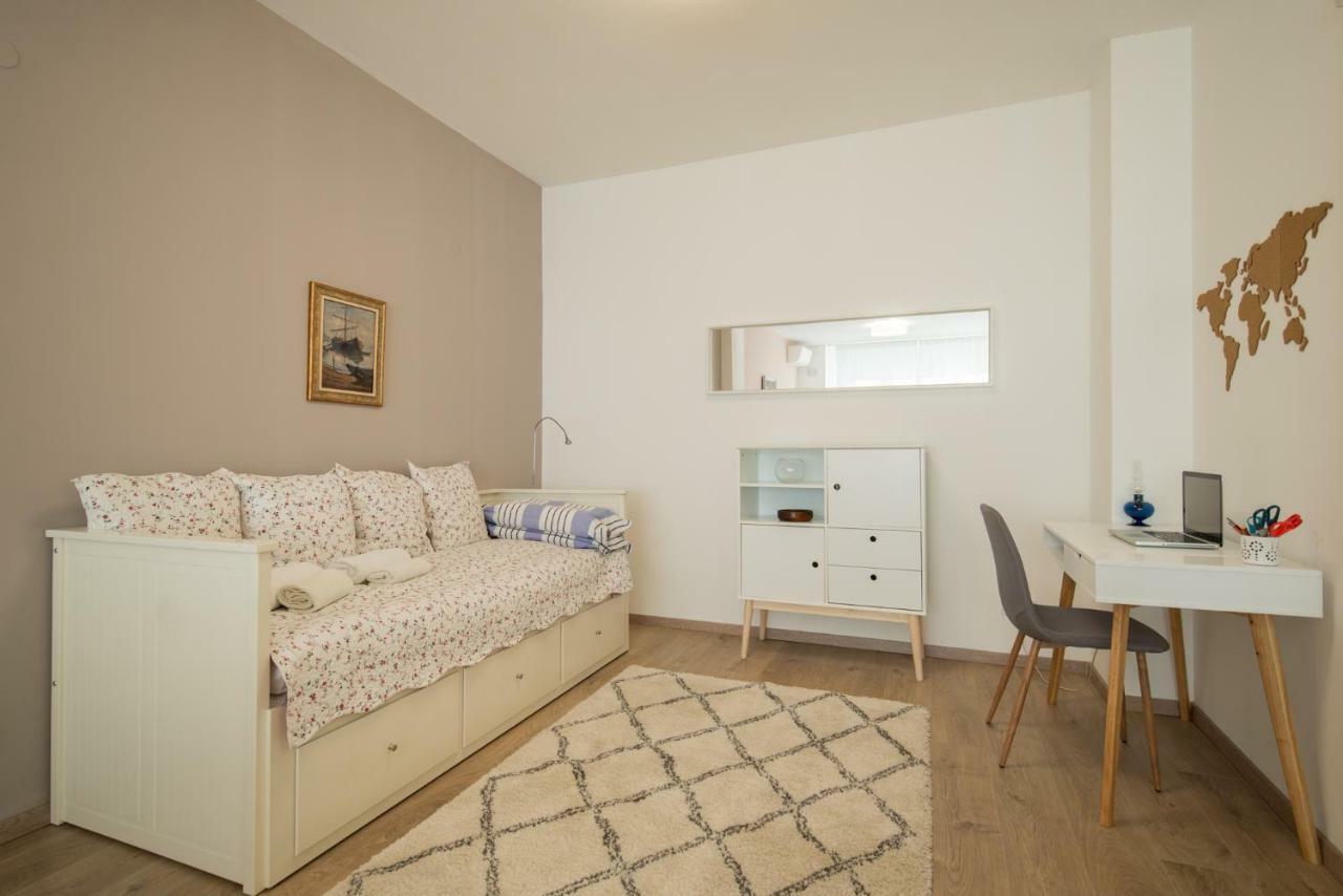 Chic And Spacious Apartment In Central Sofia - Patriarh Evtimiy By Flat Mаnager Exteriör bild